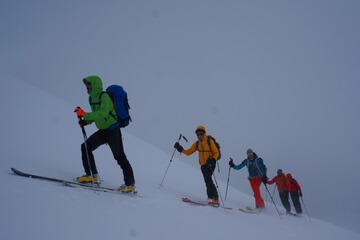 Aufstieg im Nebel